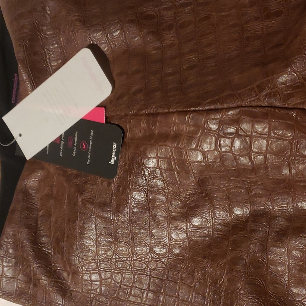 NWT Commandos Brown Crocidile Size M